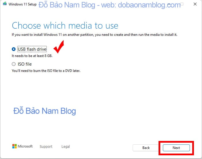 Chọn USB flash drive, sau đó nhấn Next