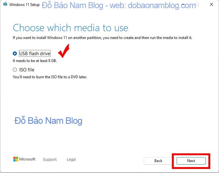 Chọn USB flash drive, sau đó nhấn Next