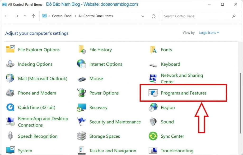 Sau đó, bạn click vào Program and Features.