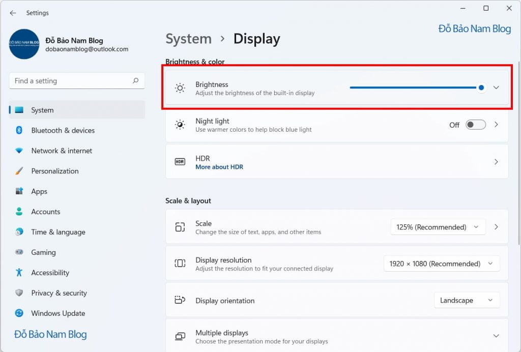 Sau đó, bạn click tiếp vào Brightness (cũng ở dòng đầu tiên).