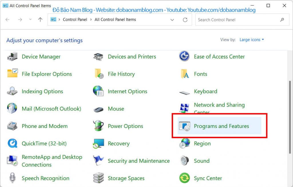 Sau đó, bạn click chọn Program and Features.